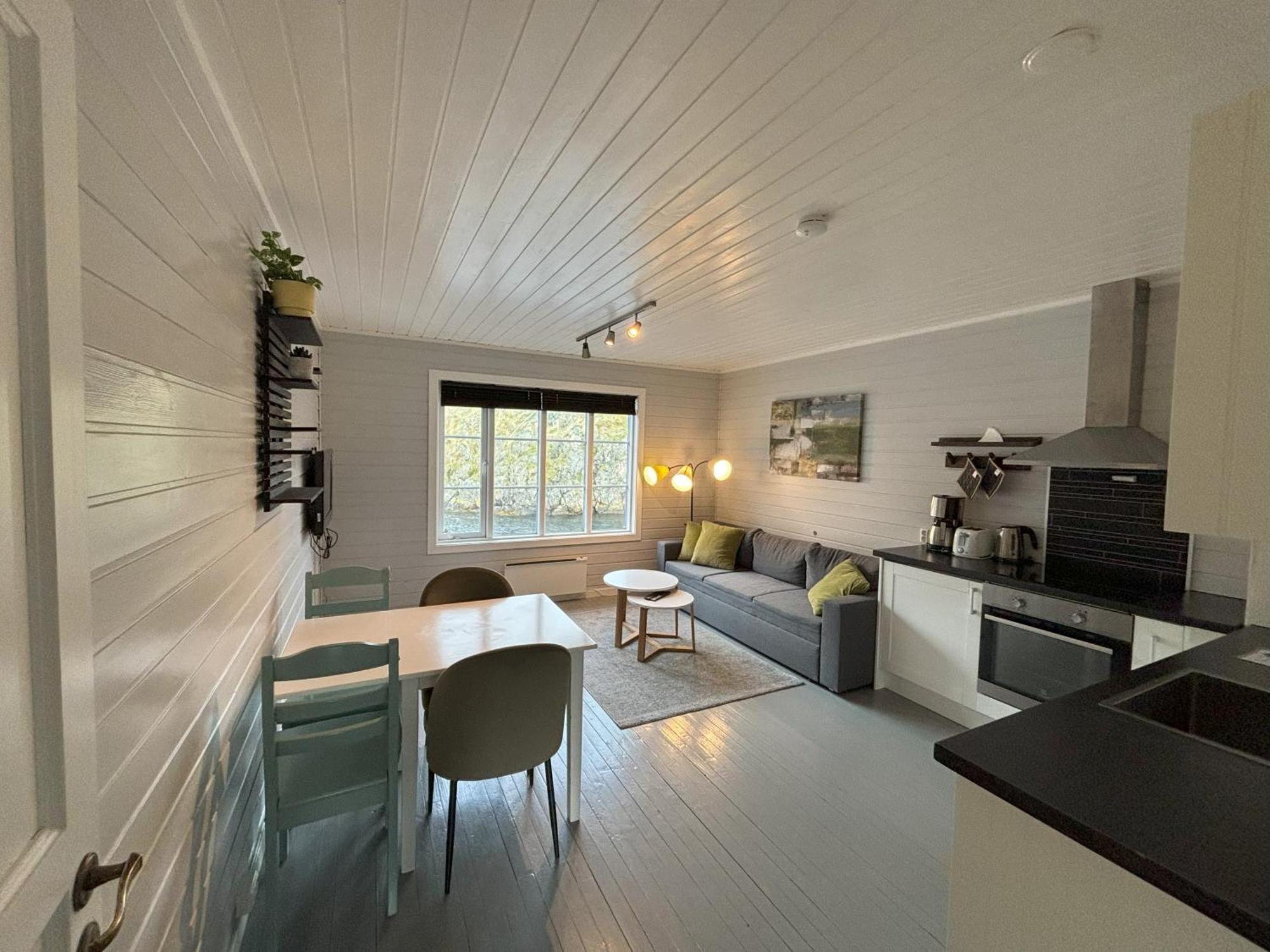 Buodden Rorbuer - Fisherman Cabins Sorvagen Luaran gambar